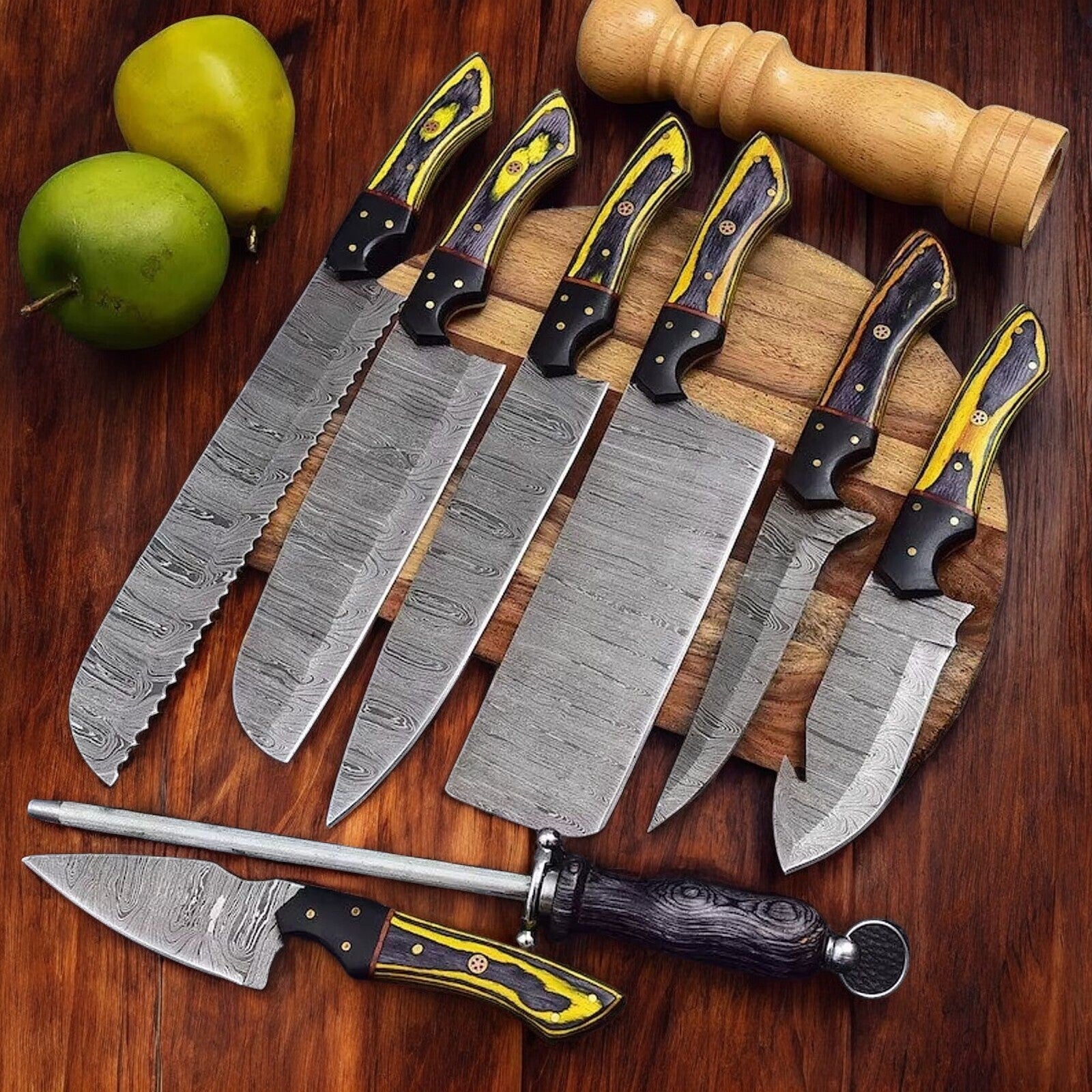 Custom handmade kitchen knife with Damascus steel blade
